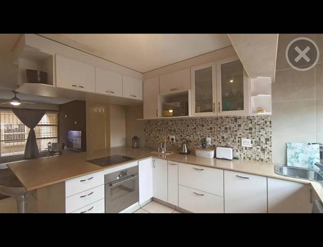 2 BEDROOM SECTIONAL TITLE FOR SALE IN KEMPTON PARK WEST